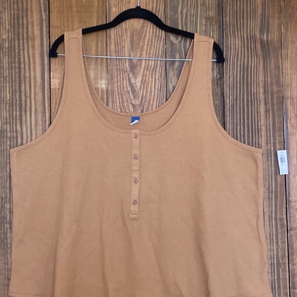 Old Navy Women’s Tank Top - Picture 2 of 9